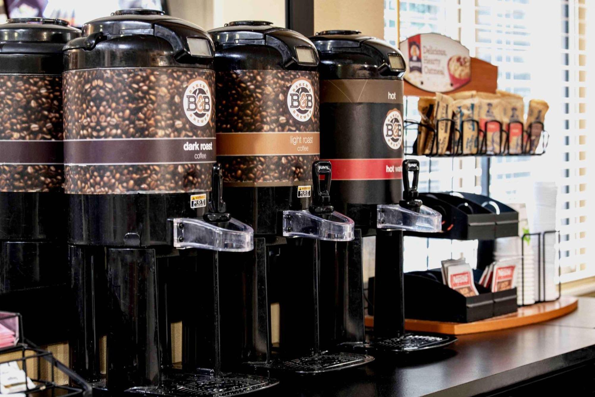 Extended America - Lauderdale - Cypress Creek - Andrews Ave Oakland Park