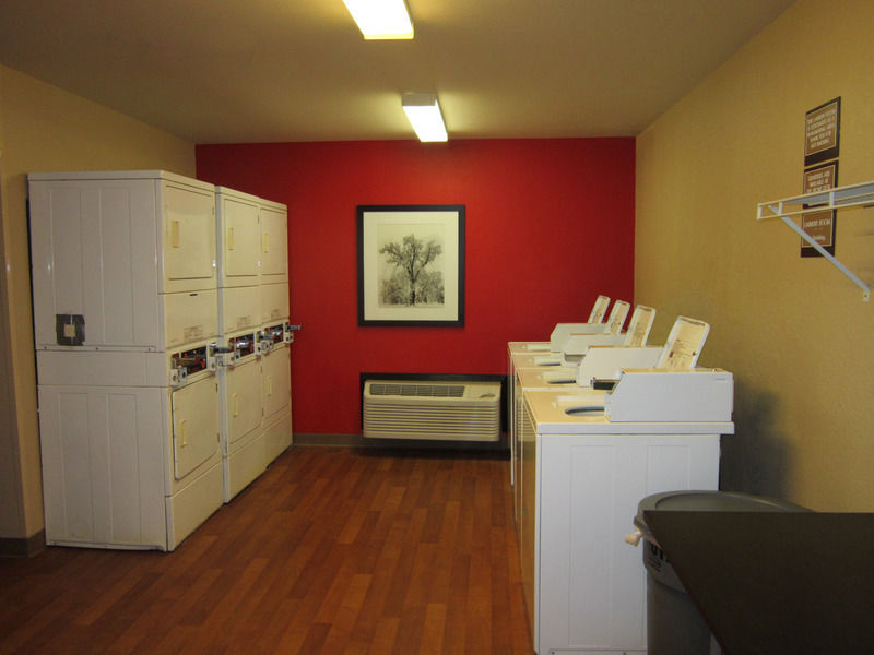 Extended America - Lauderdale - Cypress Creek - Andrews Ave Oakland Park