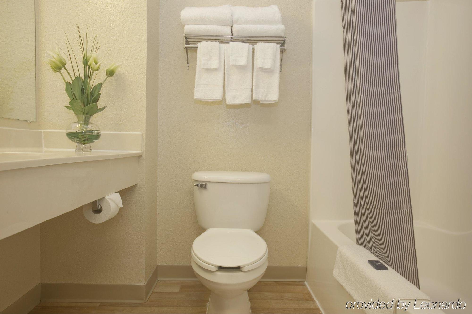Extended America - Lauderdale - Cypress Creek - Andrews Ave 2*