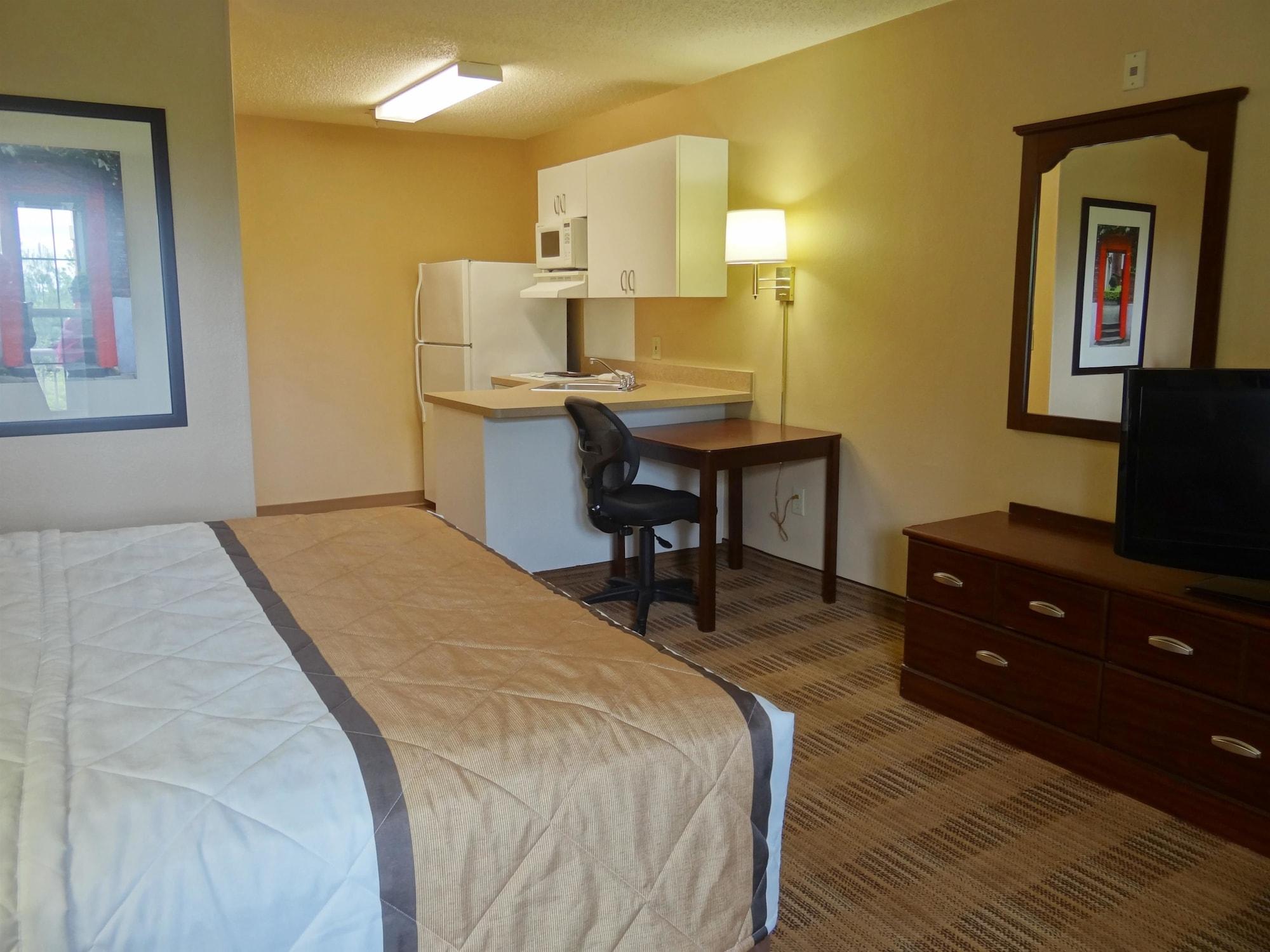 Extended America - Lauderdale - Cypress Creek - Andrews Ave 2*
