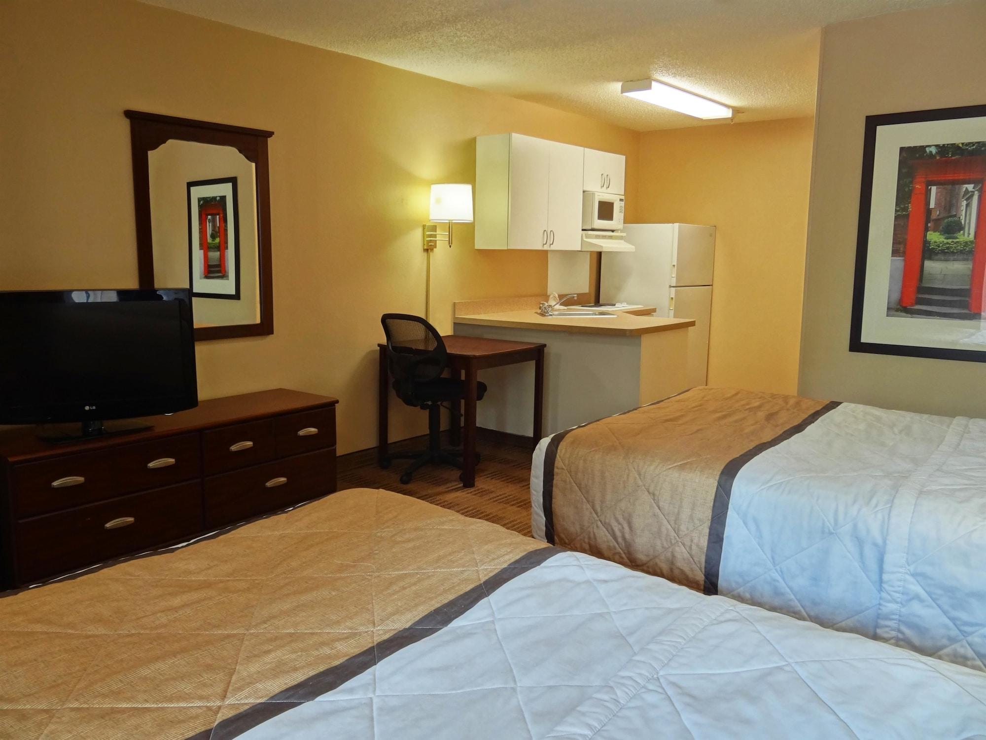 Extended America - Lauderdale - Cypress Creek - Andrews Ave Oakland Park