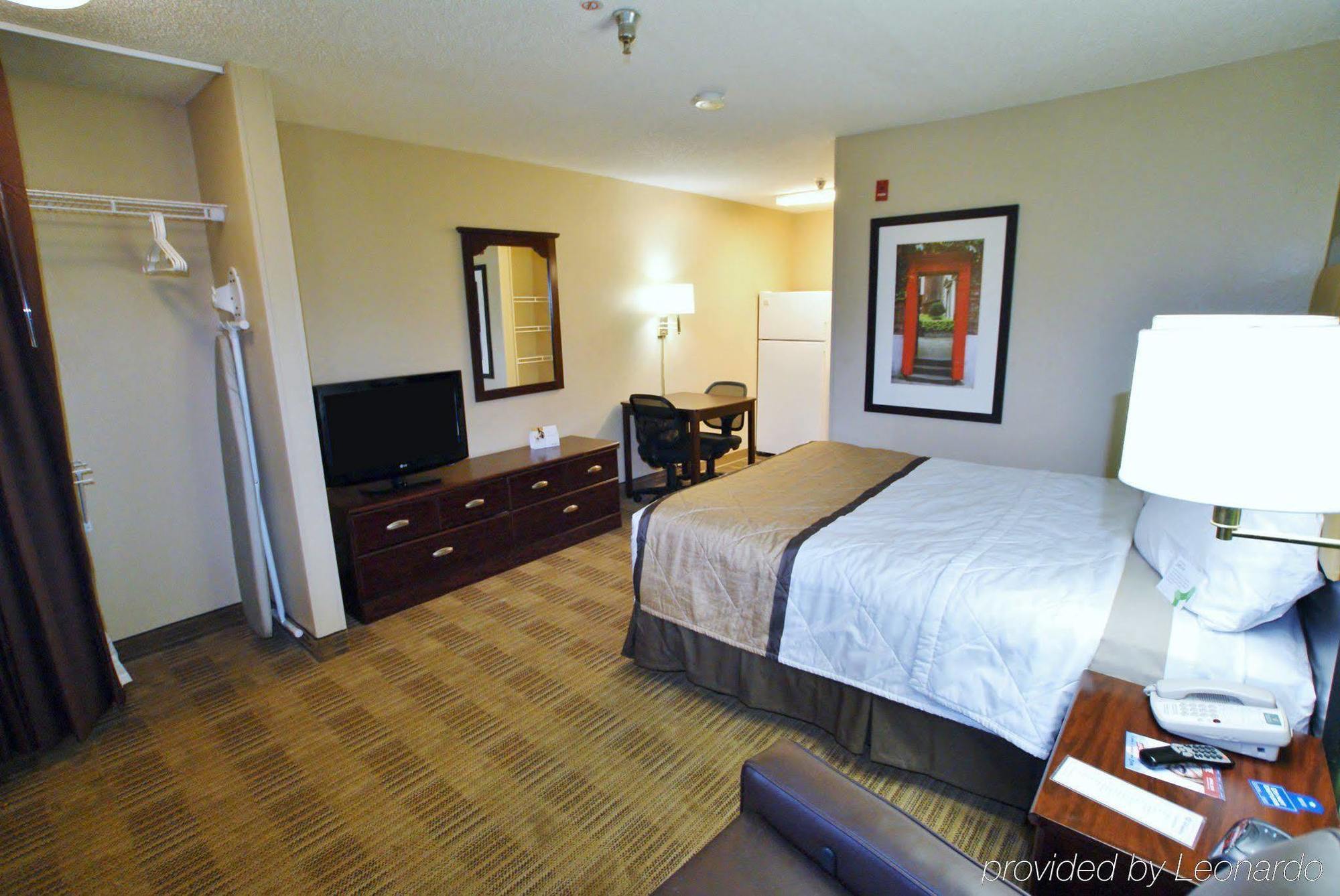 Extended America - Lauderdale - Cypress Creek - Andrews Ave 2* Oakland Park